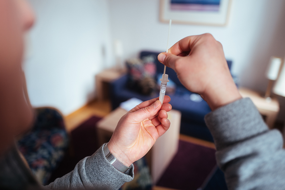 Τι ισχύει για τους εργαζόμενους του ιδιωτικού τομέα που παρέχουν την εργασία τους με φυσική παρουσία